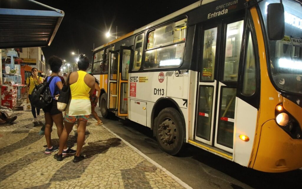 Semob prepara esquema especial de transporte para Festival Virada Salvador Semob prepara esquema especial de transporte para Festival Virada Salvador