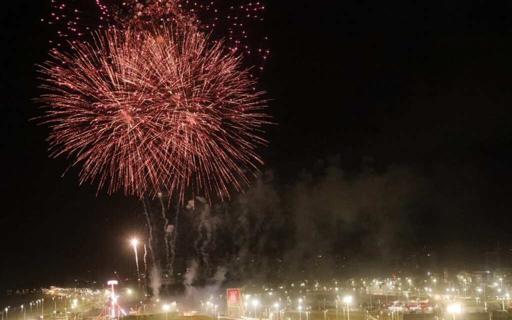Prefeitura organiza queima de fogos diárias na Boca do Rio