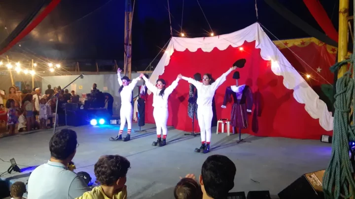 Circo Picolino faz evento de graça com oficinas circenses e feiras