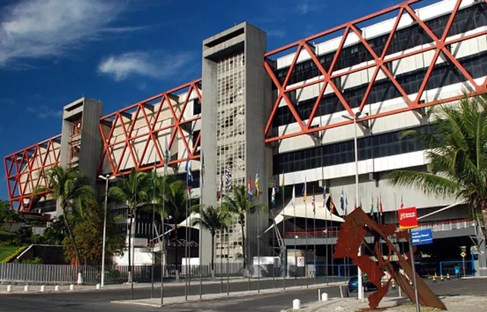 Oito anos do desabamento do Centro de Convenções da Bahia: o vazio deixado por um espaço histórico