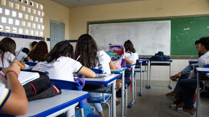 Governador adia pagamento do abono dos precatórios aos professores; educadores criticam