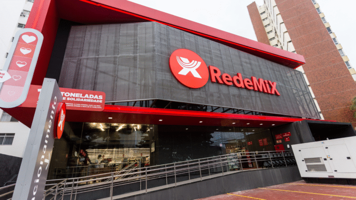 Supermercado anuncia 120 vagas de empregos após abertura de unidade em shopping de Salvador