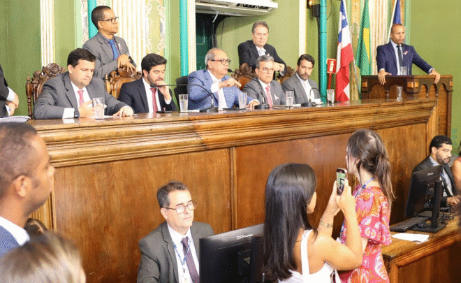 Câmara aprova Plano do Magistério e empréstimo para transporte complementar