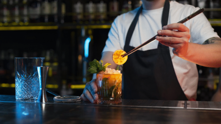 Rede de restaurantes abre mais de 200 vagas de emprego para o fim de ano em Salvador