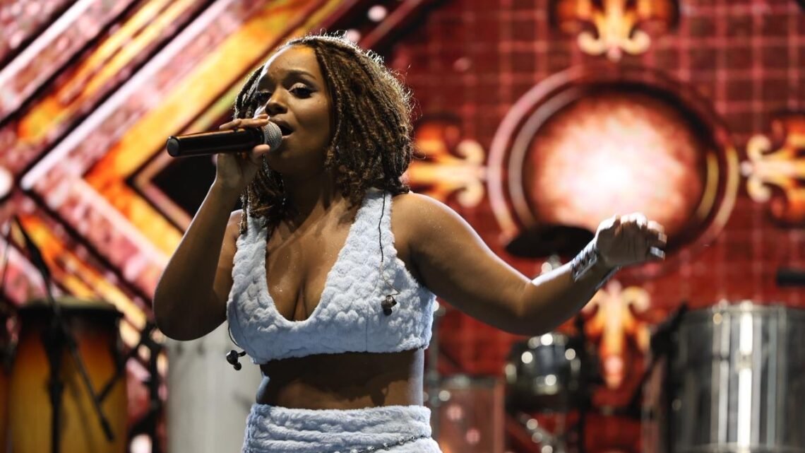 Indicada ao Prêmio R&B Brazil, Cinara sobe ao Palco Brisa e marca a estreia do espaço no Festival Virada Salvador