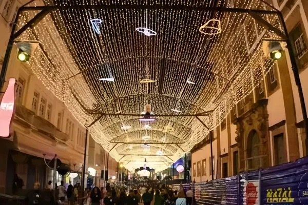 Show gratuito, vilas natalinas e árvore de 18 metros: confira programação do Natal em Salvador 2025