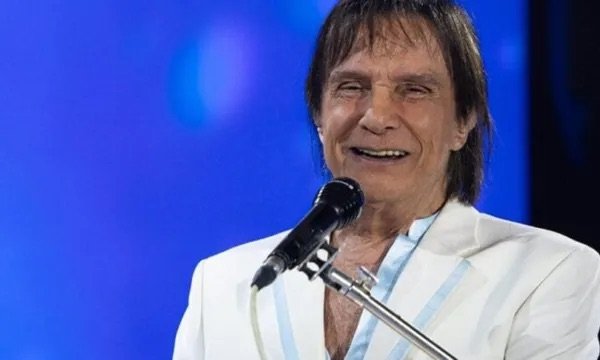 Prefeitura leva 800 idosos de abrigos para show de Roberto Carlos em Salvador