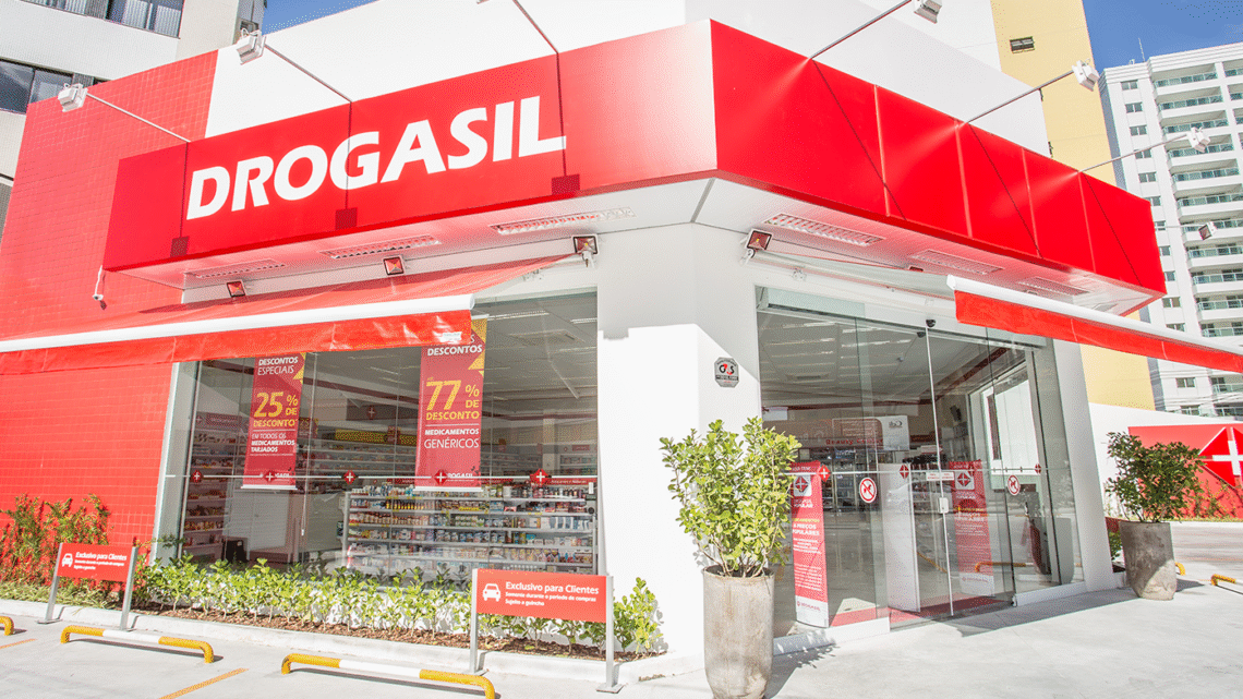 Rede de farmácias oferece mais de 30 vagas em Salvador com salário de R$ 1,9 mil