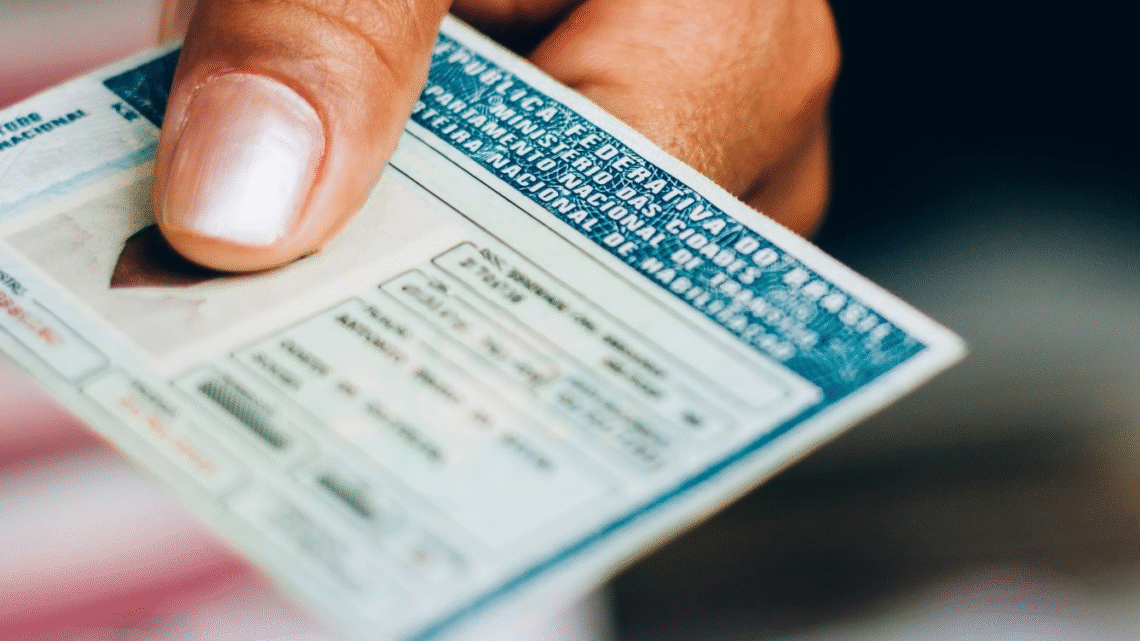 Novos valores da CNH começam a ser cobrados nesta quarta-feira (14); confira