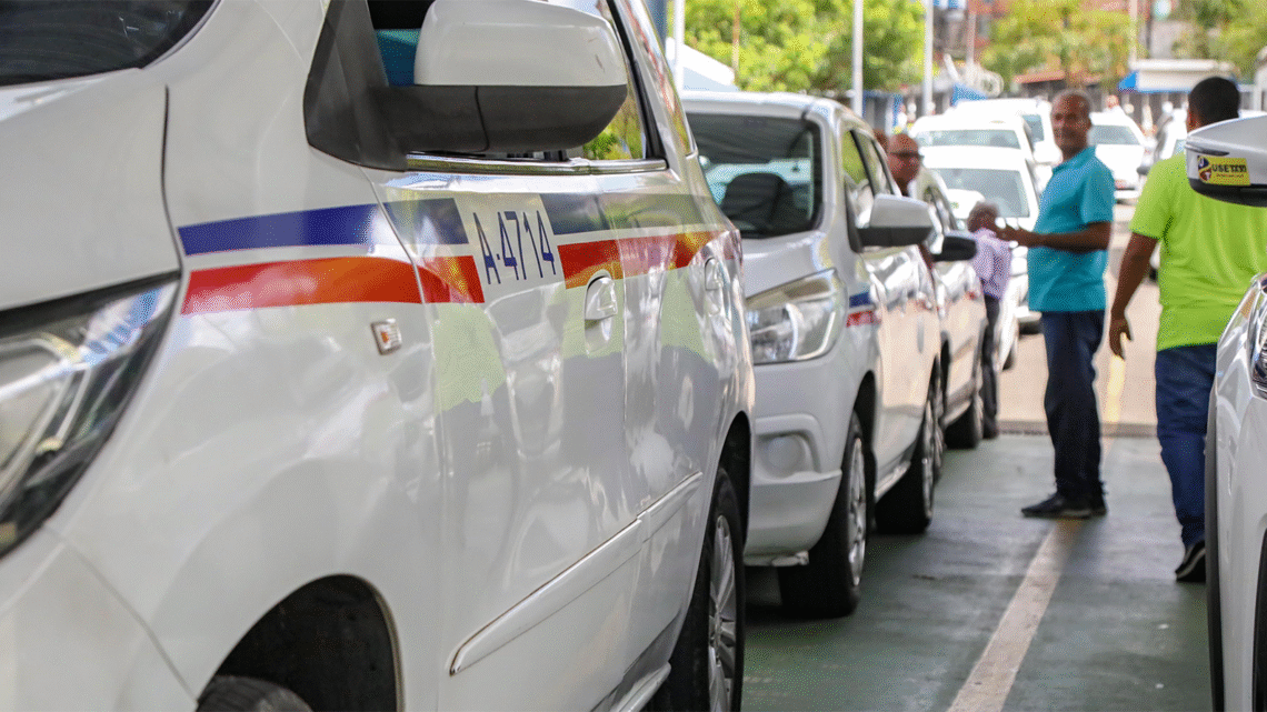 Táxis de Salvador já operam com novas tarifas após reajuste iniciado na sexta-feira (23); veja novos valores
