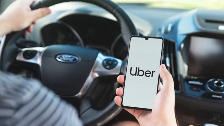 Uber anuncia carros que não são mais aceitos em 2026; veja lista.