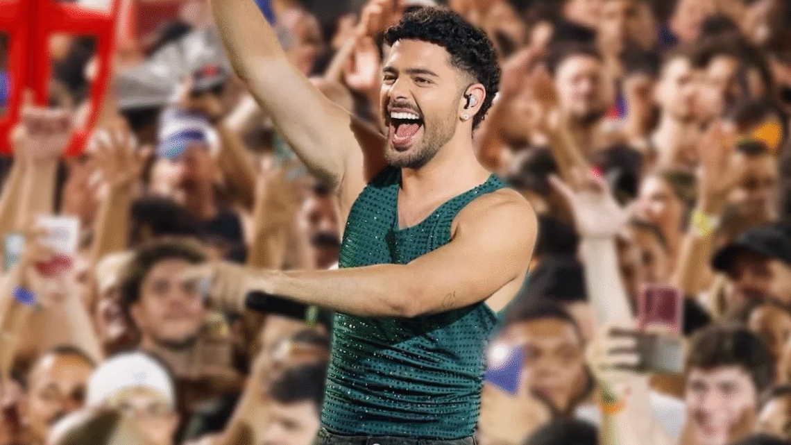 Do mar ao trio: Pedro Sampaio faz chegada inédita no circuito Barra-Ondina e agita multidão antes da abertura oficial