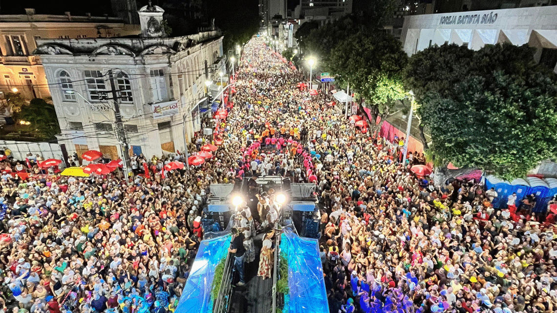 Carnaval passa, fatura fica: especialista explica como curtir a folia sem entrar no vermelho