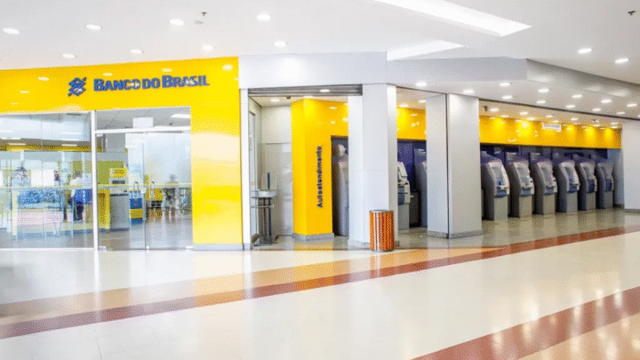 Clientes do Banco do Brasil reclamam de app fora do ar e falhas no PIX neste sábado (14)