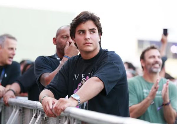 Marcelo Sangalo, filho de Ivete Sangalo, afirma que pretende fazer faculdade e equilibrar a carreira artística com a vida acadêmica. Veja o que ele disse.