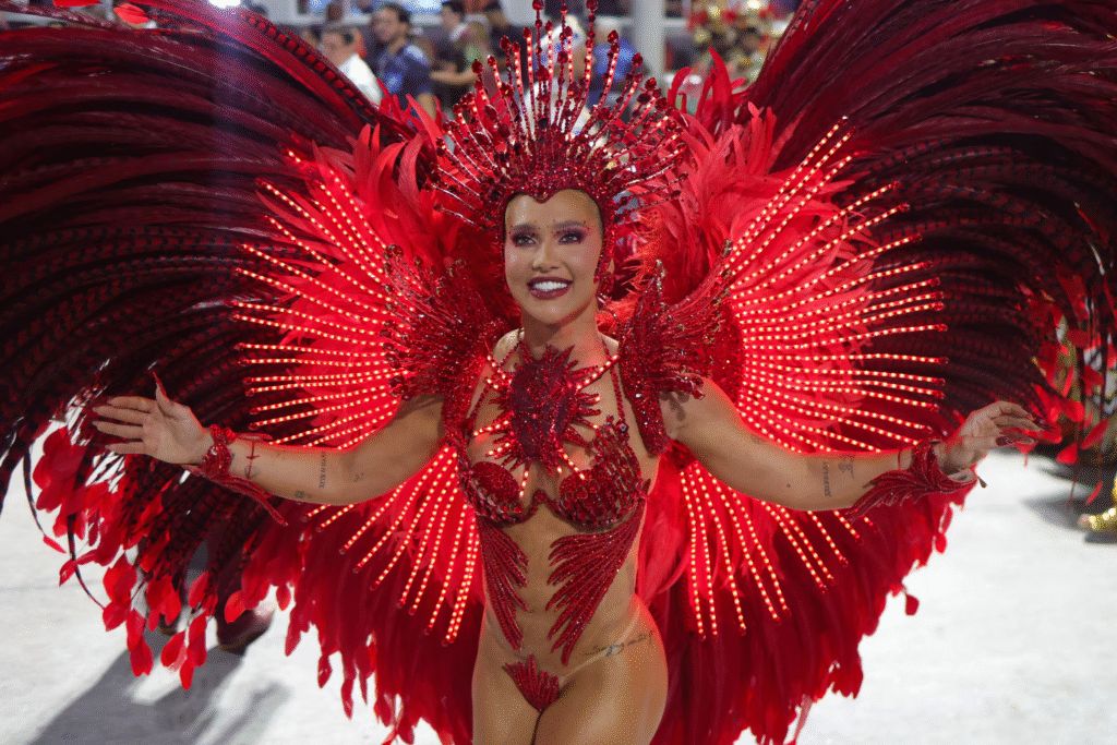Virginia Fonseca rainha de bateria da Grande Rio