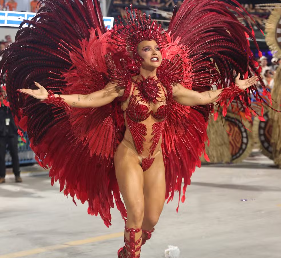 Virginia Fonseca rainha de bateria da Grande Rio