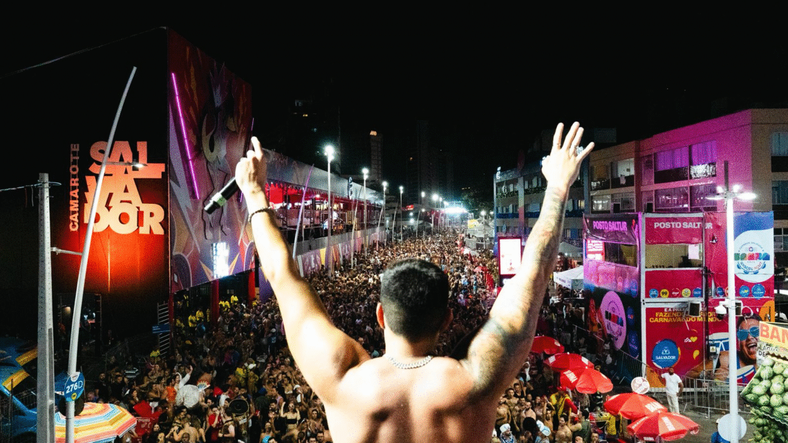 Pedro Chamusca emociona família no Carnaval de Salvador e arrasta multidão no circuito Barra-Ondina