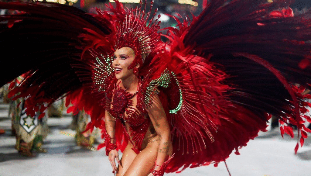 Grande Rio, escola de samba de Virginia Fonseca, fica em 8º lugar na apuração do Carnaval 2026 e está fora do Desfile das Campeãs. Veja as notas e detalhes.