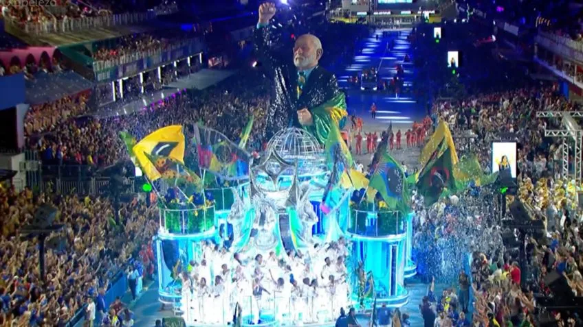 Acadêmicos de Niterói é rebaixada para a Série Ouro do Carnaval do Rio. Escola que homenageou Lula ficou em último lugar na apuração de 2026. Veja os detalhes.