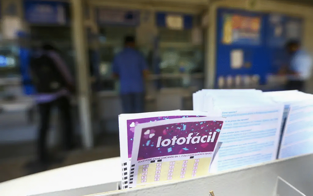 Resultado da Lotofácil 3617: Confira as dezenas sorteadas nesta sexta (20)