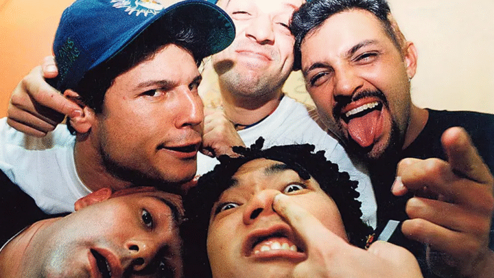 Corpos dos Mamonas Assassinas serão exumados e homenagem marca os 30 anos do acidente