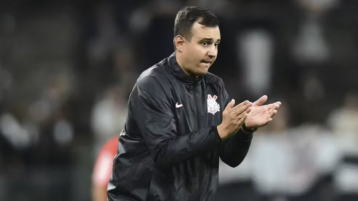 Crise no Timão: Corinthians demite Lucas Piccinato e reformula comissão