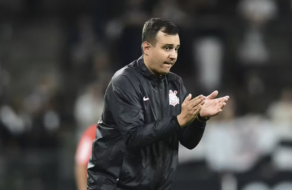 Crise no Timão: Corinthians demite Lucas Piccinato e reformula comissão