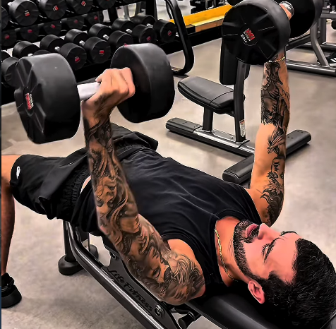 Bruno Drummond, tetraplégico que usou polilaminina, recupera movimentos e treina em academia. Veja os avanços da ciência brasileira.