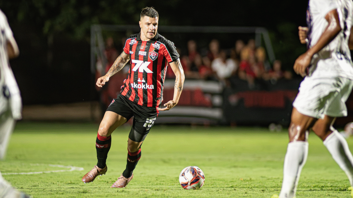 Vitória recebe o Galícia no Barradão para definir futuro no Baianão