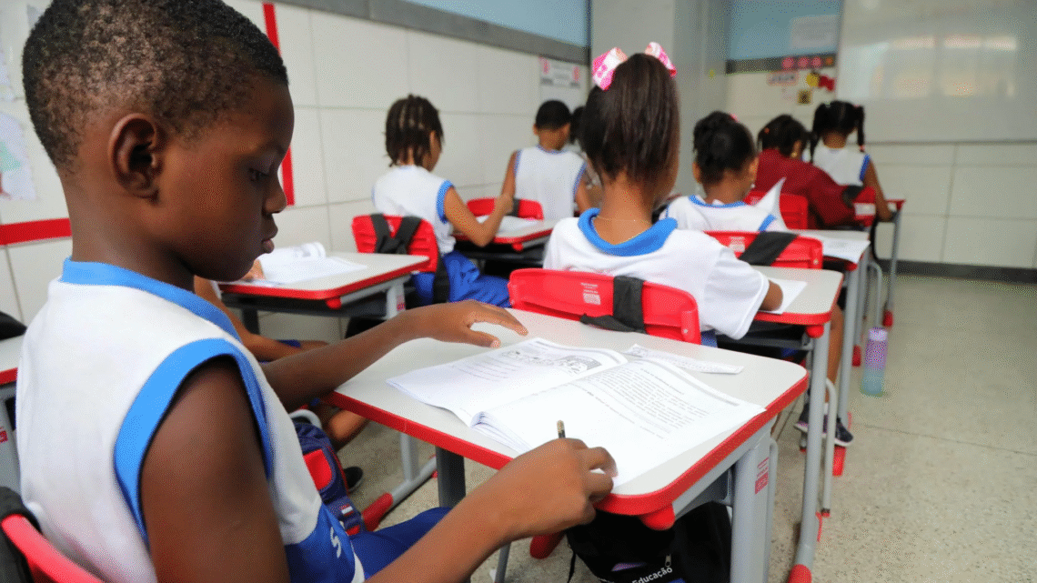 Matrícula na rede municipal de Salvador: confirmação começa nesta sexta; veja como fazer