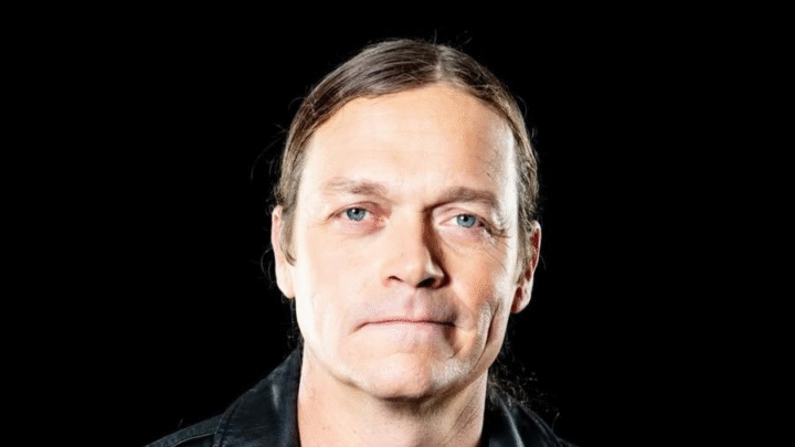 Luto no rock: morre Brad Arnold, vocalista da banda 3 Doors Down, aos 47 anos