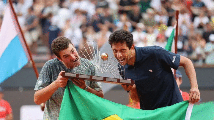 João Fonseca e Marcelo Melo conquistam título de duplas no Rio Open