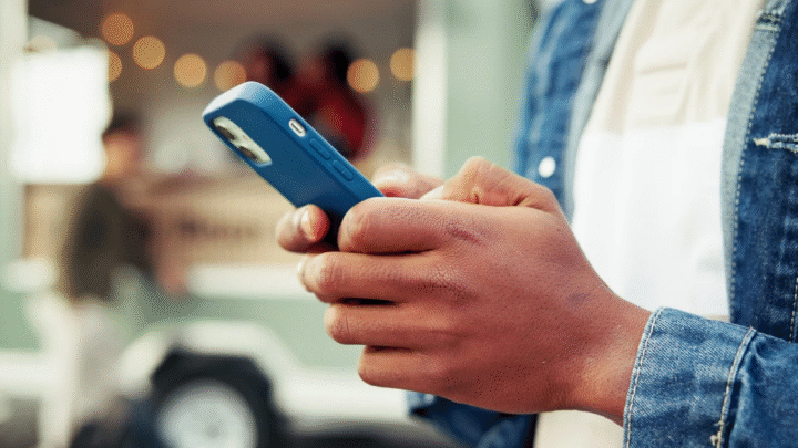 Faculdades particulares vão proibir celulares em salas de aula