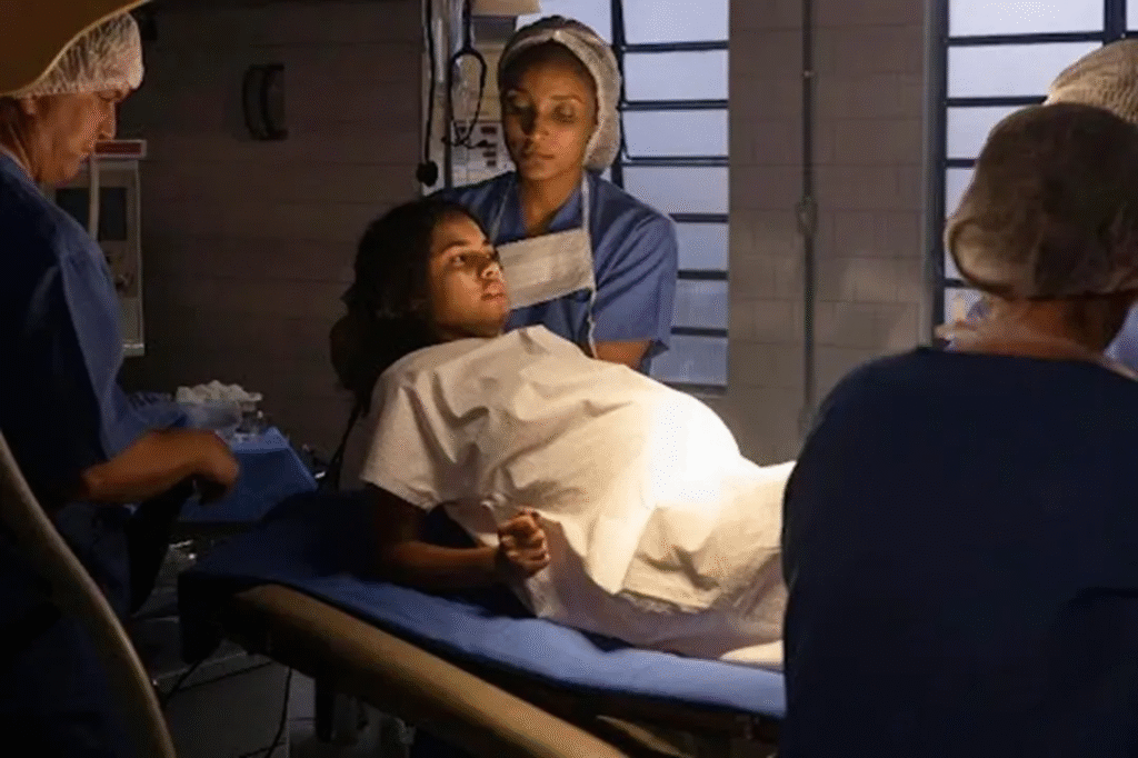 Confira o resumo de Três Graças: roubo de bebê e morte trágica marcam a semana de 23 a 28 de fevereiro. Saiba tudo o que acontece nesta terça.