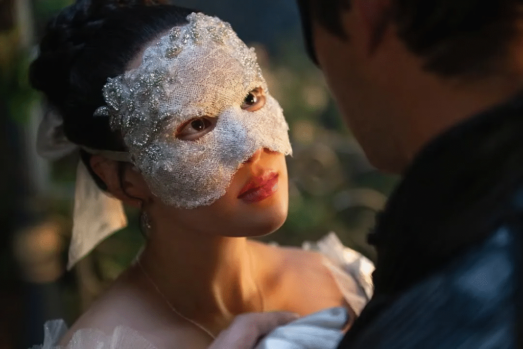 Saiba que horas estreia a parte 2 de Bridgerton na Netflix nesta quinta (26). Veja o horário oficial, cena inédita e o desfecho de Benedict.