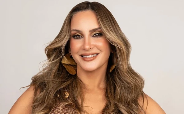 Claudia Leitte se irrita após confusão com folião durante show e dá sermão em trio