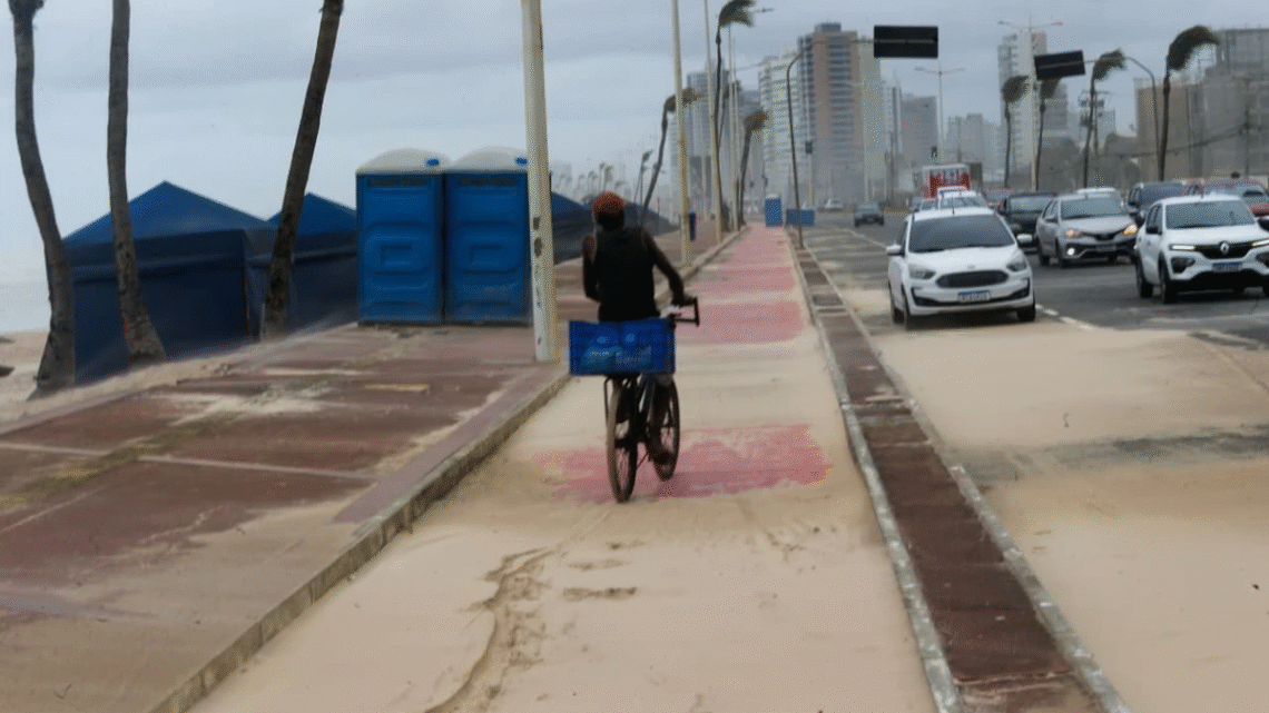 Inmet emite alerta de chuvas intensas para Salvador e mais de 300 cidades da Bahia