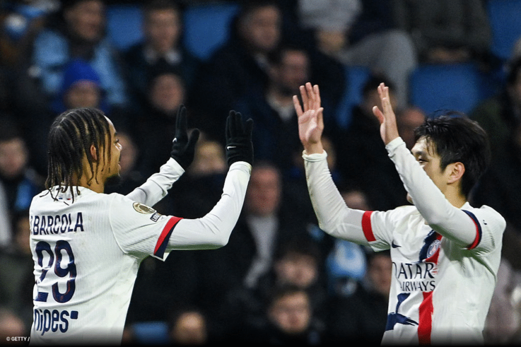 PSG supera Le Havre com gol de Barcola e amplia vantagem na liderança da Ligue 1. Confira os detalhes da vitória deste sábado (28).