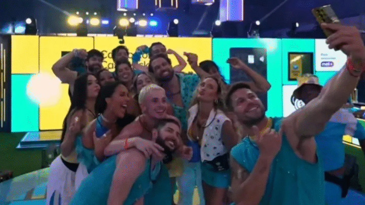 BBB 26: Globo quebra regra histórica e leva brothers para desfile na Sapucaí