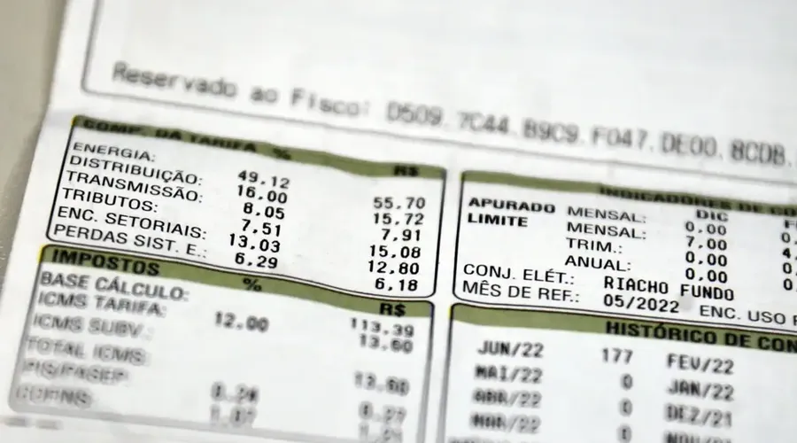 Aneel confirma bandeira verde em março de 2026. Saiba por que a conta de luz não terá taxas extras e como o nível dos reservatórios impacta sua tarifa.