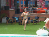 Jordana faz topless e pula na piscina do BBB 26
