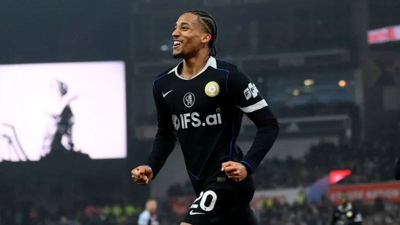 Aston Villa x Chelsea tem show brasileiro de João Pedro e goleada para os azuis