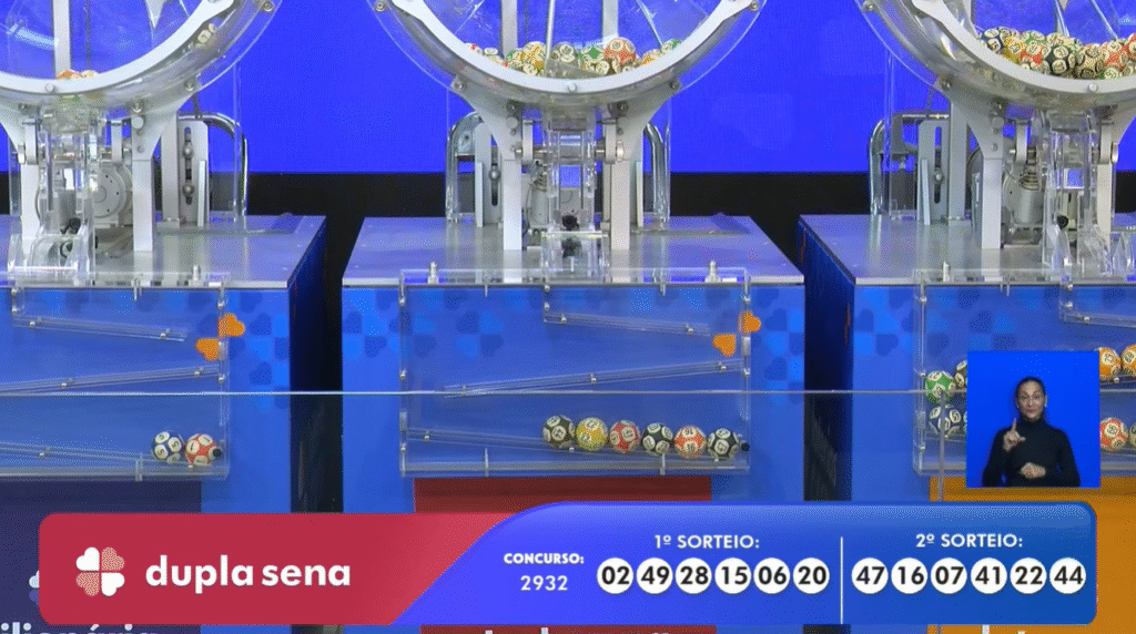 Confira o resultado da Dupla Sena 2932. Veja os números sorteados hoje em ordem crescente e os prêmios dos dois sorteios.