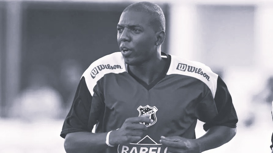 Morre Reinaldo Aleluia, ex-jogador do Bahia e Ceará, aos 53 anos. O atacante sofreu uma parada cardíaca nesta quinta (05) em Salvador.