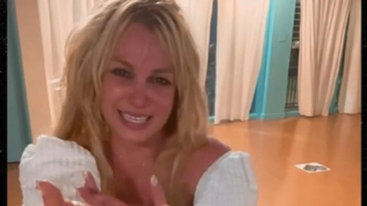 Britney Spears é presa na Califórnia, desativa redes sociais e preocupa fãs