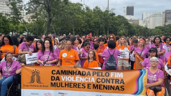 Mulheres evangélicas organizam caminhada contra o feminicídio em Salvador