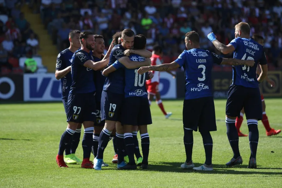 Famalicão x Arouca: duelo de opostos na 25ª rodada do Português