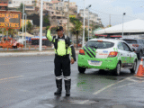 Agente da Transalvador bloqueio no Transito orla Salvador