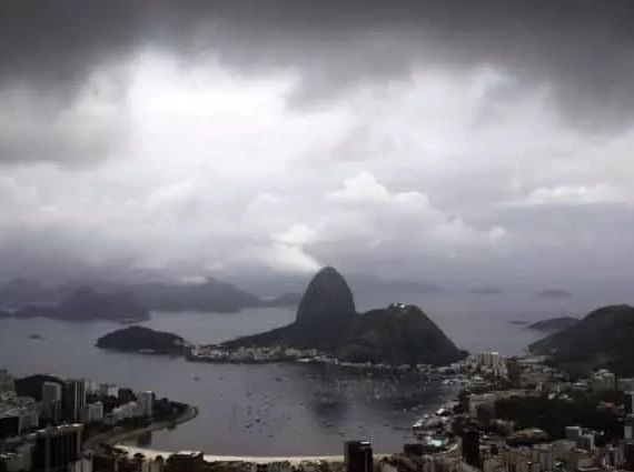Frente fria traz chuva e queda de temperatura no Rio de Janeiro